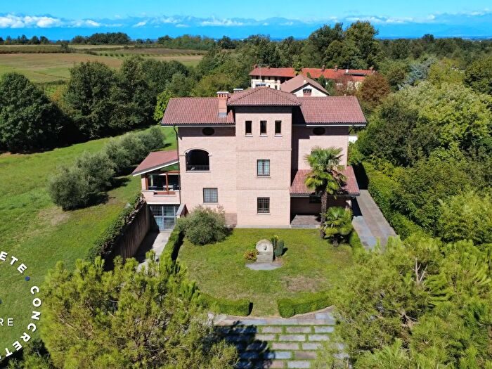 Casa con 6 locali in vendita in Strada Amedei, Sanfre