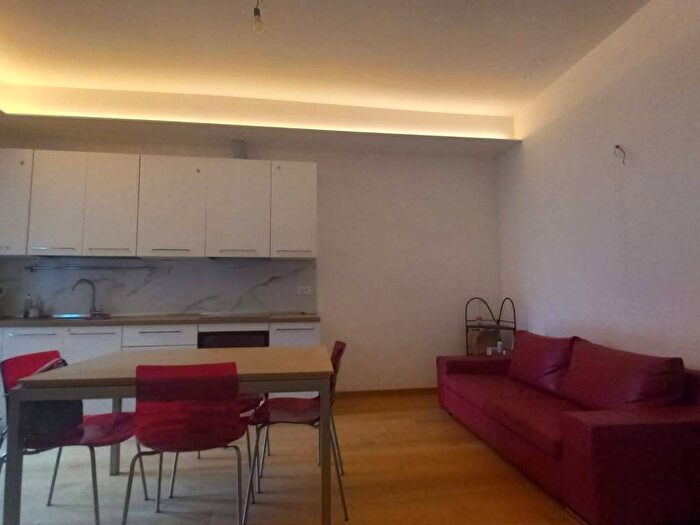 Appartamento trilocale in affitto in Viale Fratelli Casiraghi, Rondinella Stazione, Sesto San Giovanni