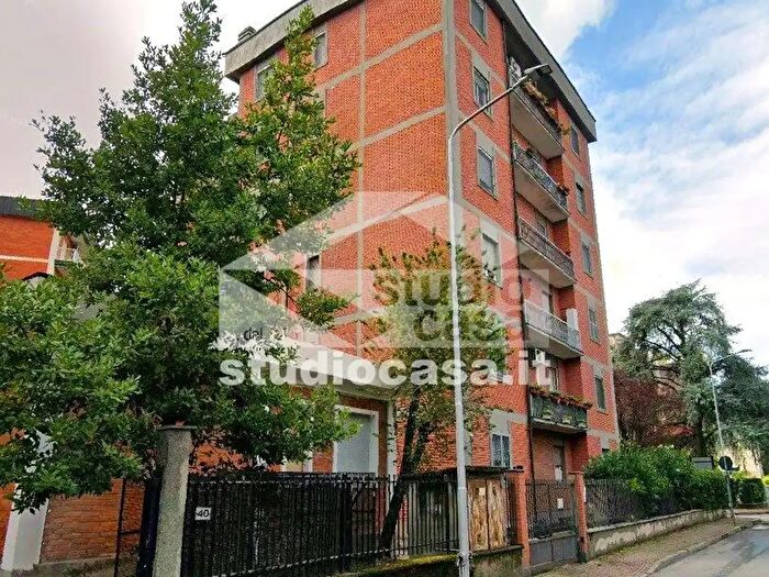 Appartamento trilocale in vendita in Via Garibaldi, Opera