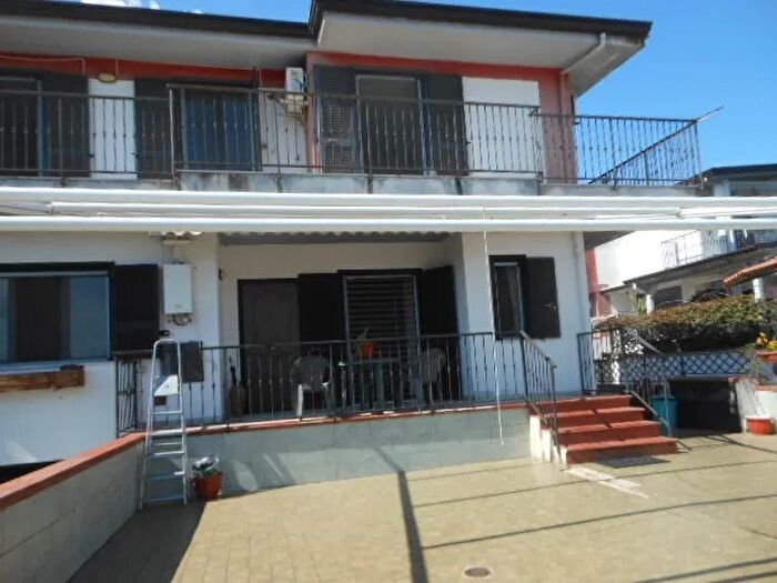 Casa con 6 locali in vendita in Teano