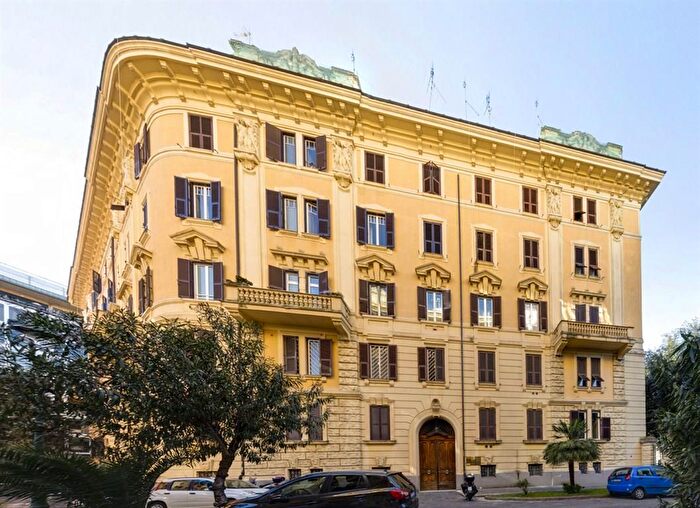 Appartamento con 5 locali in vendita in Via Monte Zebio, Roma