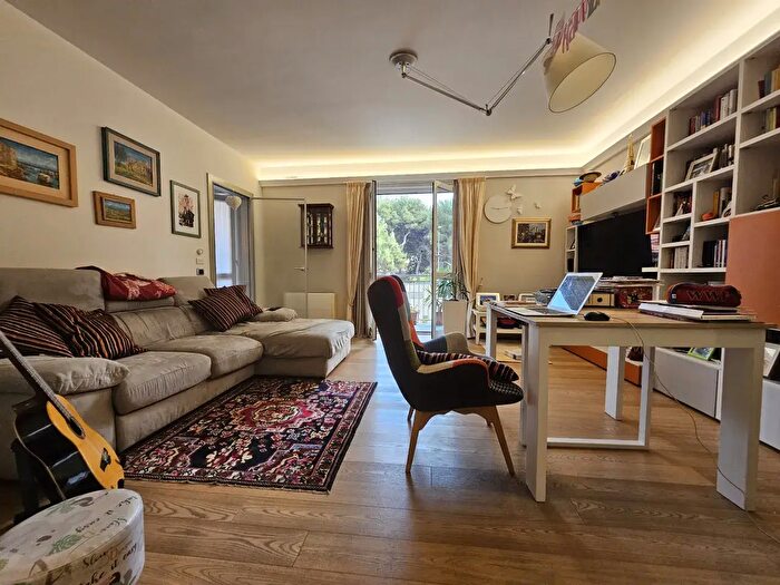 Appartamento quadrilocale in vendita in Via Montenotte, Savona