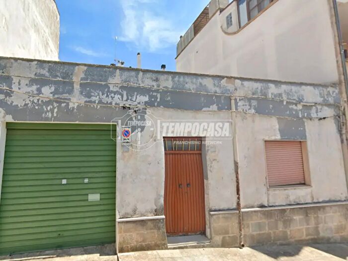 Casa trilocale in vendita in Via Cesare Battisti, Oria