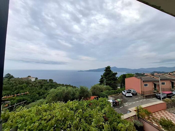 Appartamento con 5 locali in affitto in Via SantAndrea di Rovereto, Bacezza Le Grazie SantAndrea di Rovereto, Chiavari