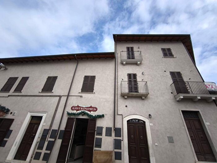 Appartamento quadrilocale in affitto in Corso Sallustio, Centro, Pizzoli