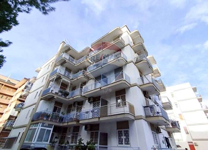 Appartamento trilocale in vendita in Stradella Petrera, Bari