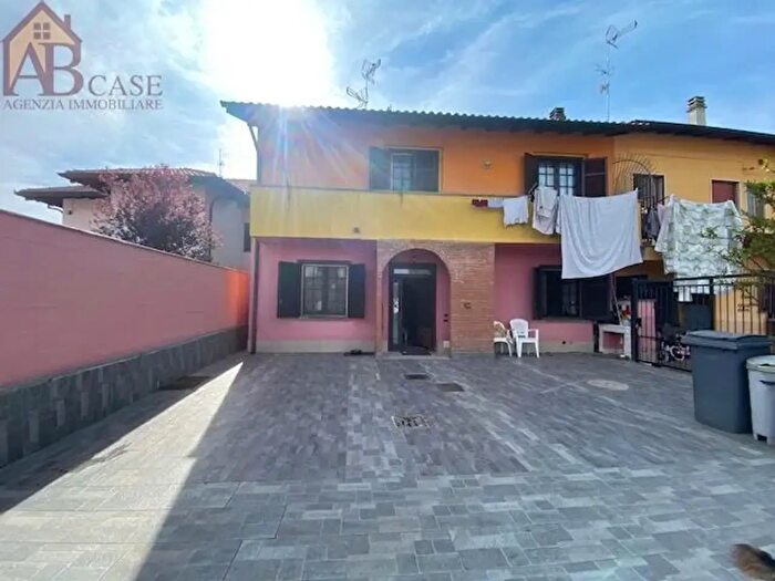 Casa quadrilocale in vendita in Via Gravellona, Vigevano