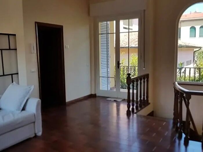 Casa con 7 locali in affitto in Lucca