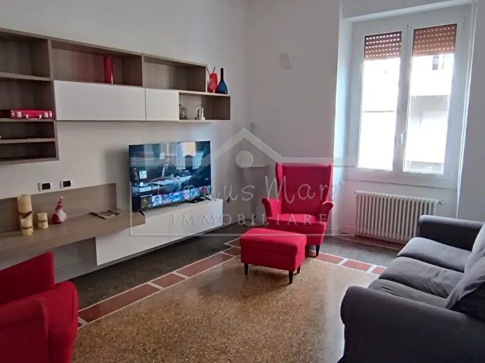 Appartamento con 6 locali in affitto in Via Brignoni, Savona