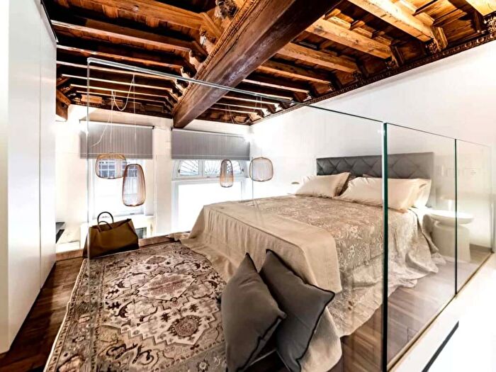 Appartamento trilocale in affitto in Via dei Piatti, Carrobbio, Milano