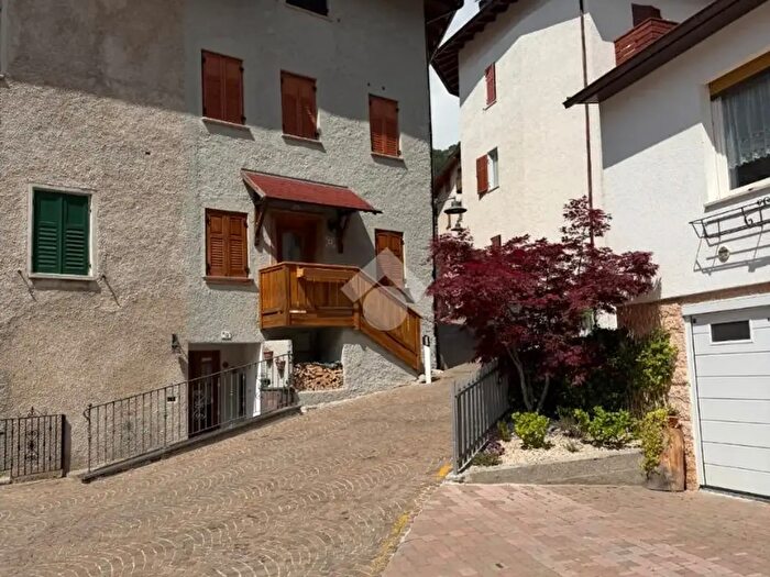 Appartamento bilocale in vendita in Via Paganella, Molveno