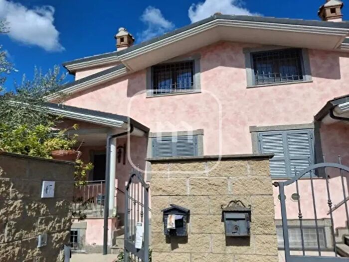 Casa quadrilocale in vendita in Via dei Grifi, Roma