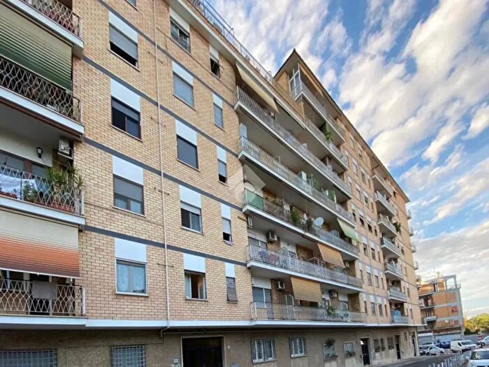 Appartamento bilocale in vendita in Via Gian Bistolfi, Roma