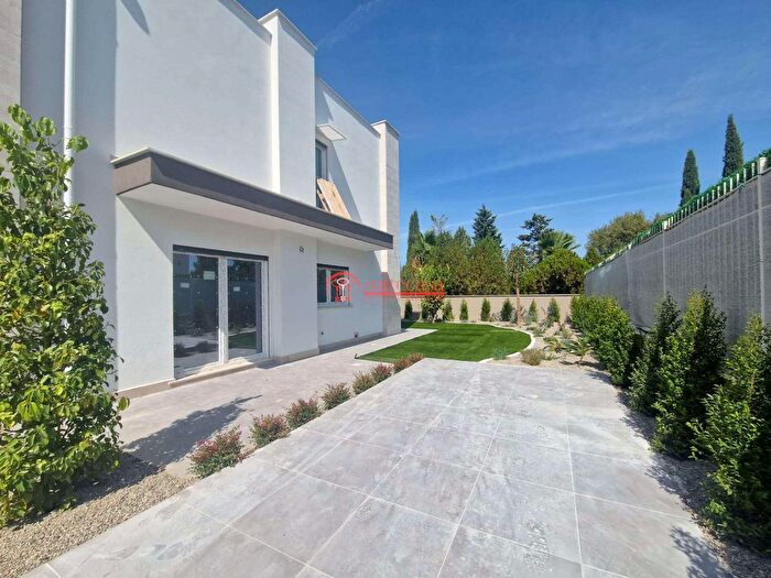 Casa quadrilocale in vendita in Via Annibale Maria di Francia, Trani