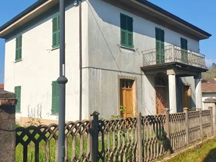 Casa con 6 locali in vendita in Via della Chiesa, Beverino