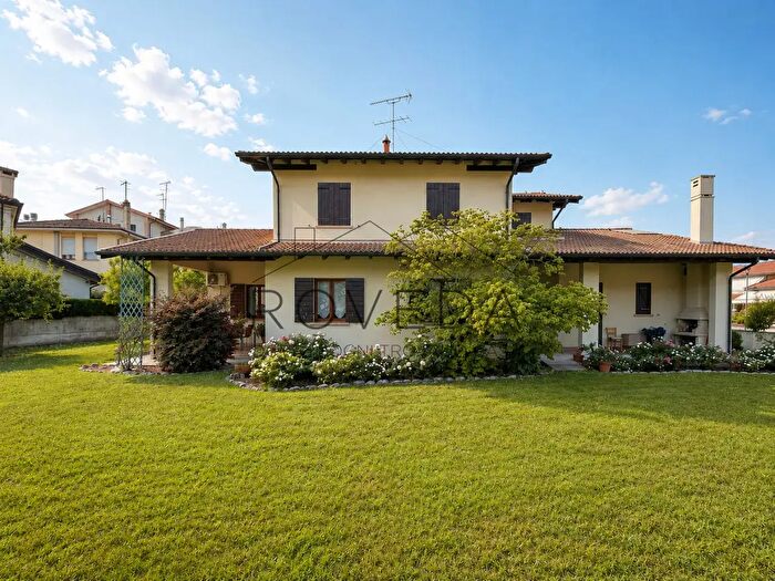 Casa con 5 locali in vendita in Via Fratelli Cervi, Casier