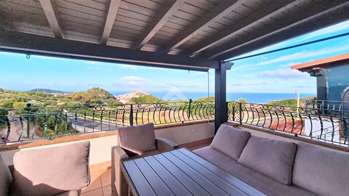 Appartamento trilocale in vendita in Loc Terrabianca, Castelsardo