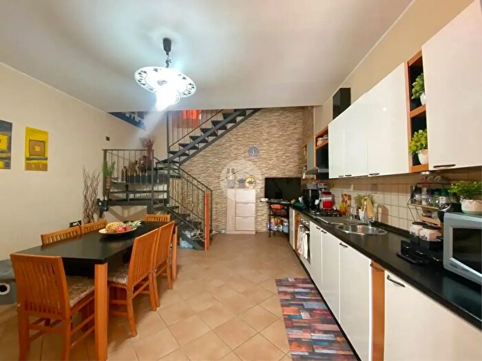 Casa trilocale in vendita in Via Caprio Maddaloni, Caserta