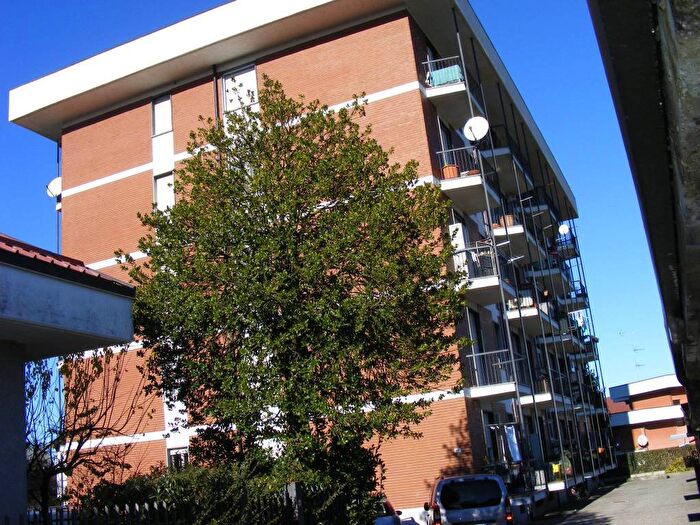 Appartamento trilocale in affitto in Via Torino, Centro, Castelletto Sopra Ticino