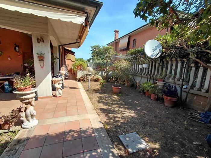 Casa con 7 locali in vendita in Strada di Paterno h, Tivoli