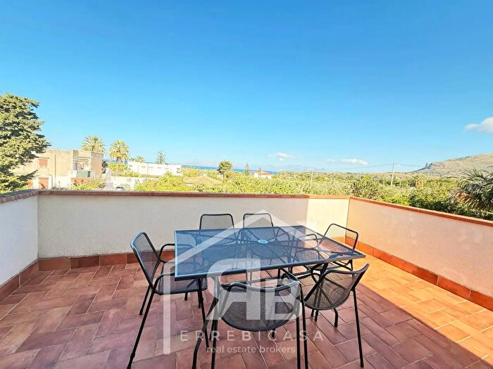 Casa con 5 locali in vendita in Contrada Piano Vignazzi, Castellammare Del Golfo