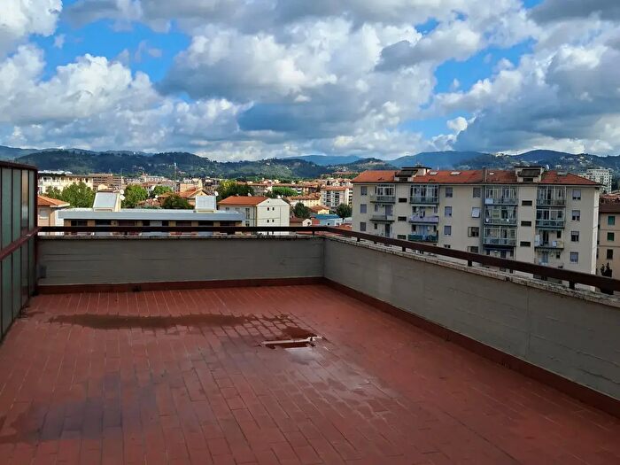 Appartamento quadrilocale in vendita in Via Circondaria, Firenze