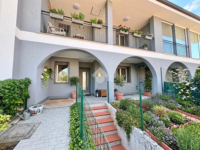 Casa quadrilocale in vendita in Via Martiri, Buttrio