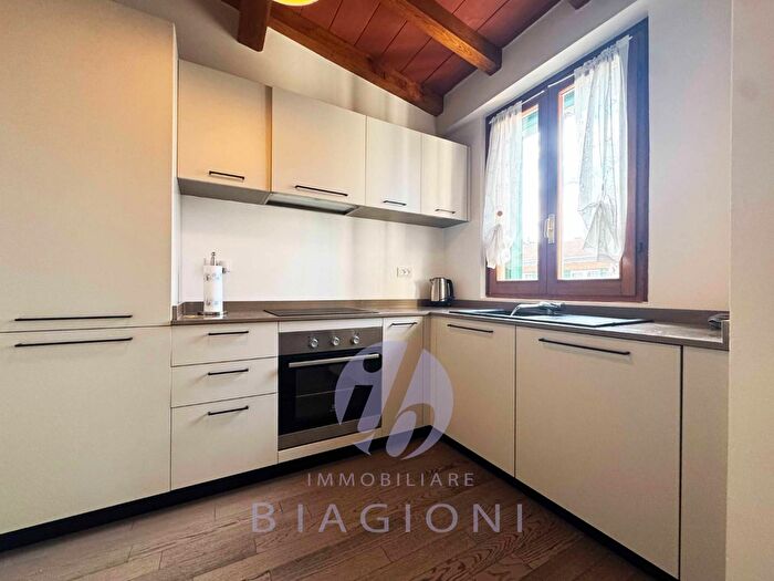 Appartamento con 6 locali in vendita in Pietrasanta