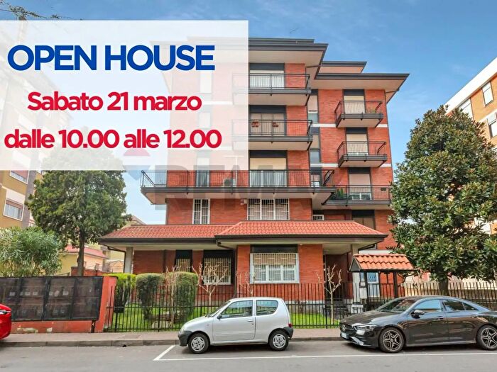 Appartamento trilocale in vendita in Via Emilio Dandolo, Opera