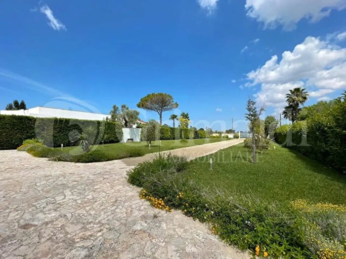 Casa con 7 locali in vendita in Strada Vicinale Contrada Pontuso, Matino