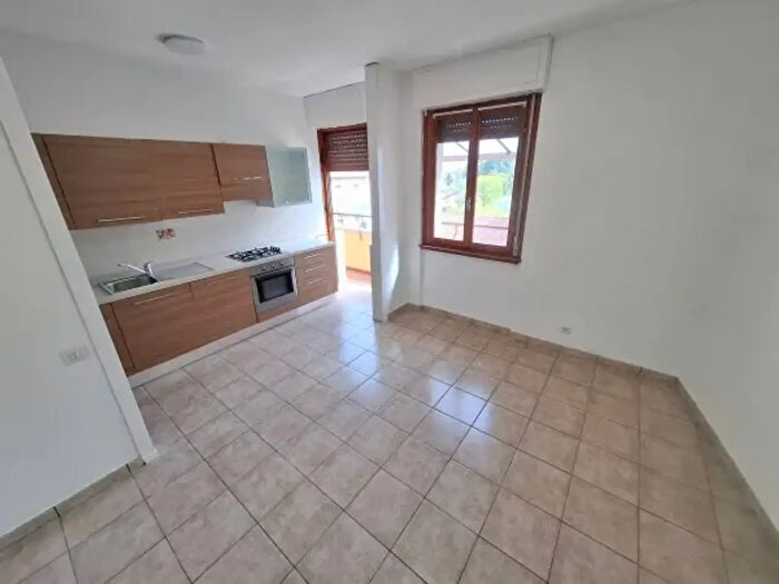 Appartamento trilocale in vendita in Via Guglielmo Marconi, Appiano Gentile