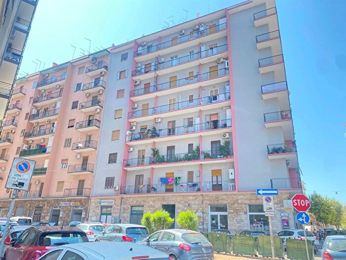 Appartamento trilocale in vendita in Via Generale Messina SolitoCorvisea Taranto Taranto, Taranto