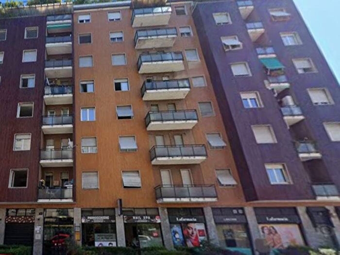 Appartamento trilocale in affitto in Via Michele Lessona, Vialba, Milano