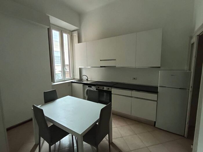 Appartamento quadrilocale in affitto in Via Spartaco, Montenero, Milano