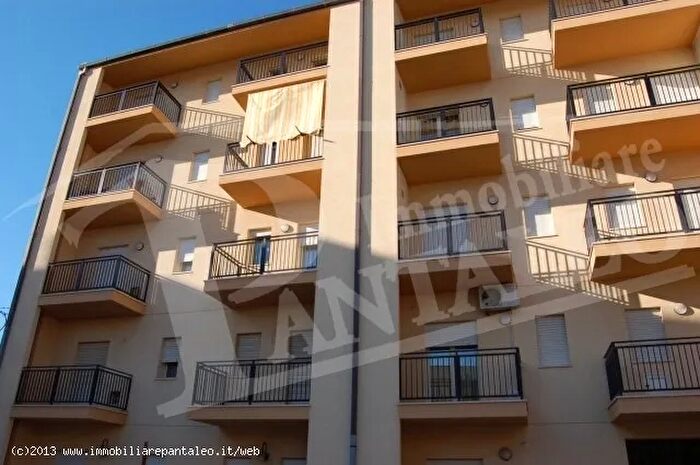 Appartamento trilocale in vendita in Via Oberdan Marsala, Marsala