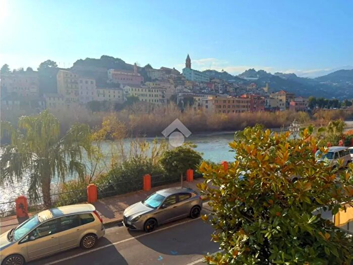 Appartamento con 5 locali in vendita in Lungo Fiume, Ventimiglia