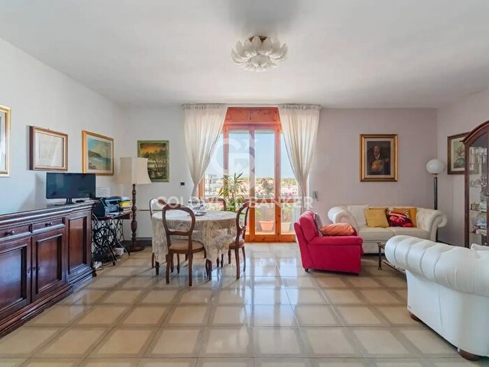 Appartamento con 6 locali in vendita in Via Papa Leone XIII, Tricase