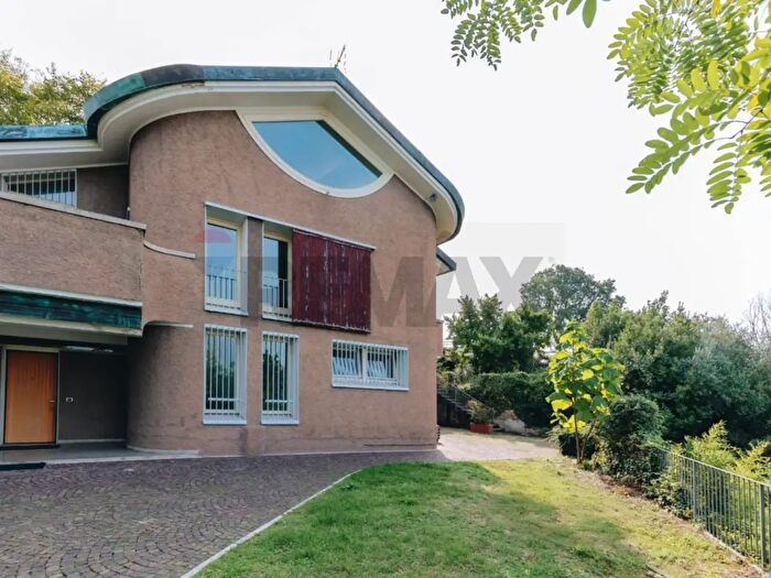 Casa con 7 locali in vendita in Via Costalunga f, Brescia