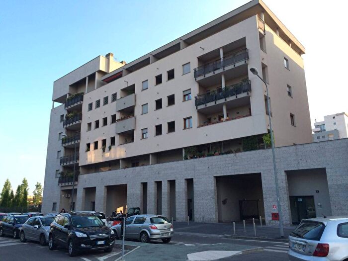 Appartamento trilocale in affitto in Via Leone Tolstoj, Giambellino, Milano