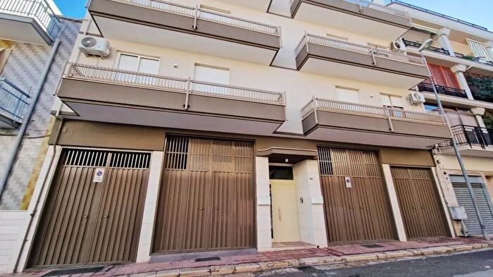 Appartamento quadrilocale in vendita in Via Riccardo Iannuzzi Andria Andria Zona S M Vetere Via Canosa Via Annunziata, Andria