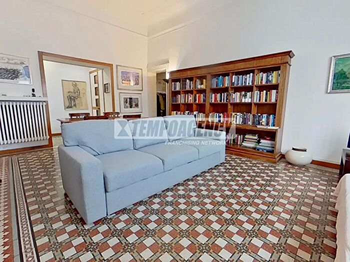 Appartamento con 5 locali in vendita in Via Manzoni, Lissone