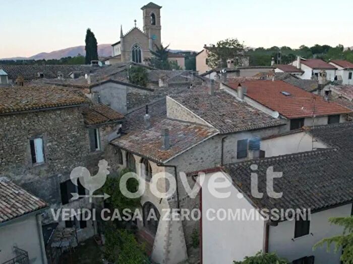 Appartamento trilocale in vendita in Frazione Uncinano, Spoleto