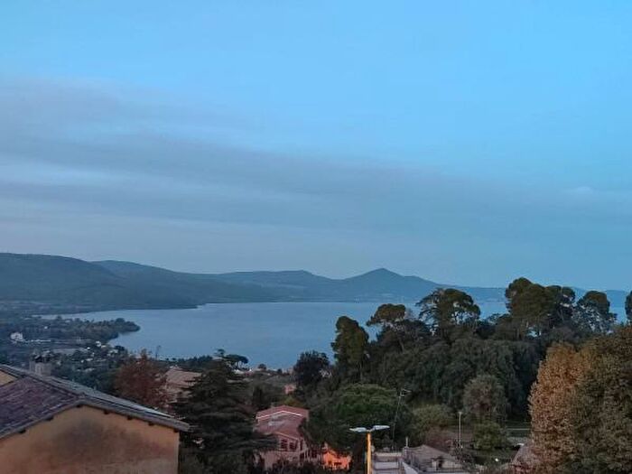 Appartamento bilocale in vendita in Via Camillo Benso di Cavour, Bracciano