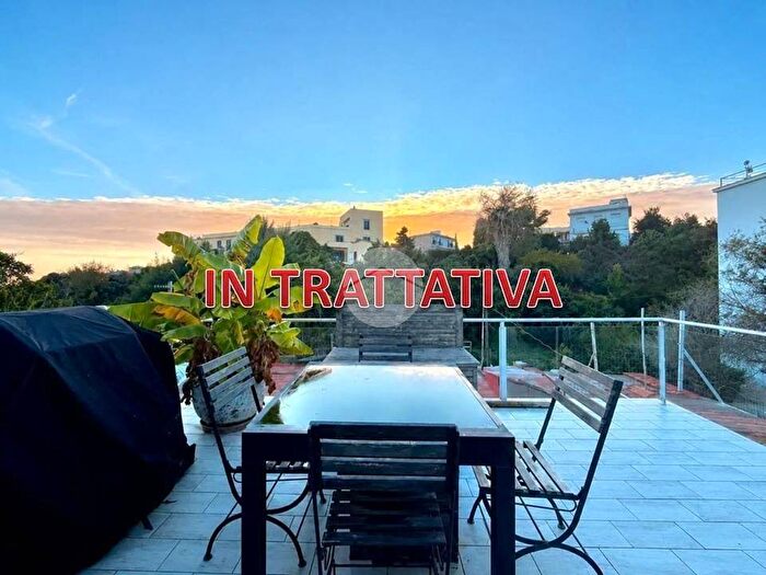 Appartamento bilocale in affitto in Via Franco Alfano, Posillipo, Napoli