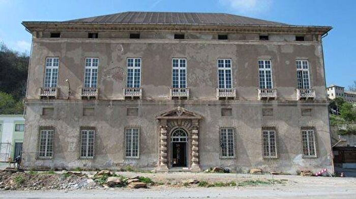 Casa con 6 locali in affitto in Corso Ferdinando Maria Perrone, Cornigliano, Genova