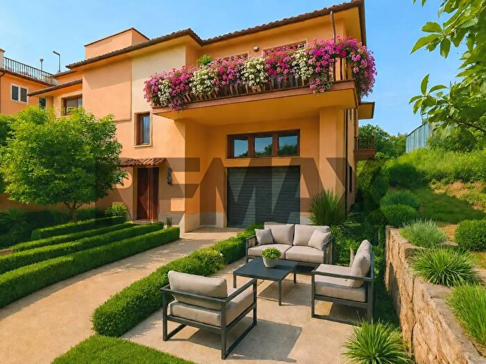 Casa quadrilocale in vendita in Roma