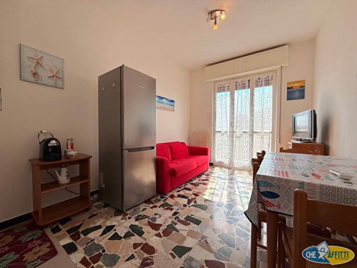 Appartamento bilocale in affitto in Via Piave, Centro, Loano