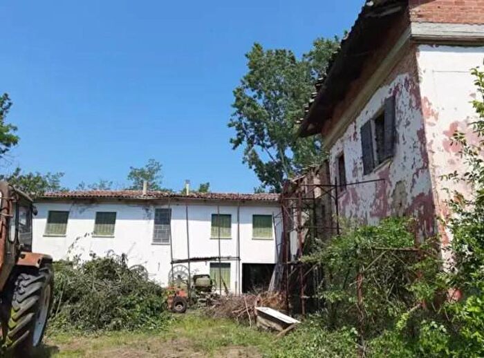 Casa con 5 locali in vendita in Strada Cerro Verde, Asti