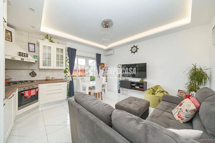 Appartamento trilocale in vendita in Via Fosso del Poggio a, Roma