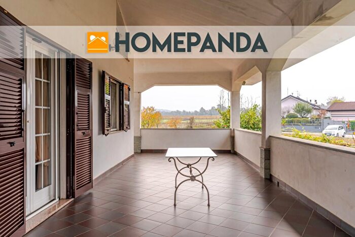 Casa con 10 locali in vendita in Via Rio Vallone, Francavilla Bisio